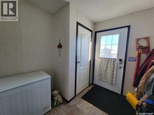 11 & 12 Mirror Place, Macklin, SK 