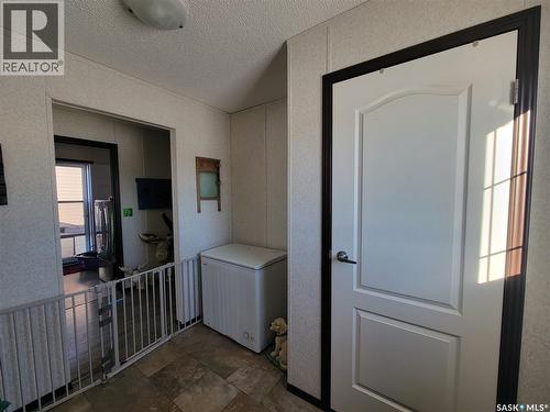 11 & 12 Mirror Place, Macklin, SK 