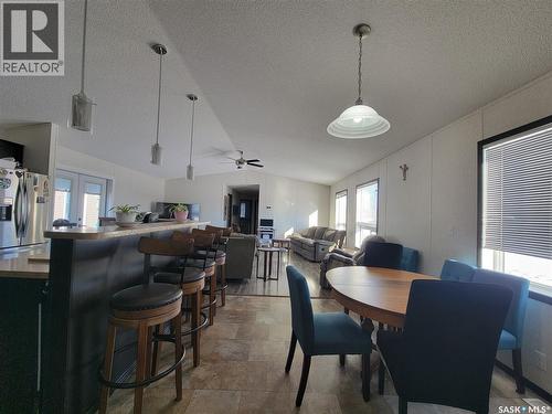 11 & 12 Mirror Place, Macklin, SK - Indoor Photo Showing Dining Room