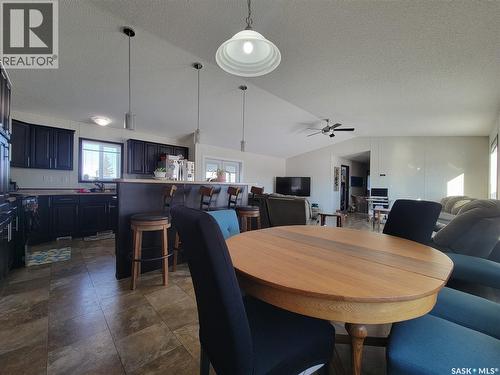 11 & 12 Mirror Place, Macklin, SK - Indoor Photo Showing Dining Room