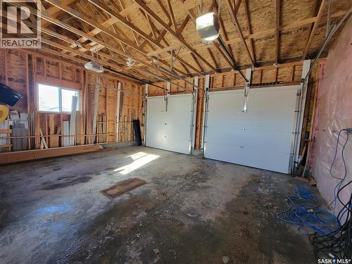 11 & 12 Mirror Place, Macklin, SK - Indoor Photo Showing Garage