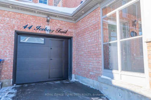 44 Iceberg Trail, Brampton, ON - Indoor Photo Showing Garage