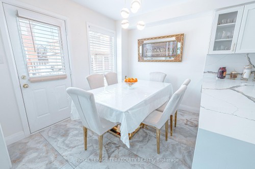 44 Iceberg Trail, Brampton, ON - Indoor Photo Showing Dining Room