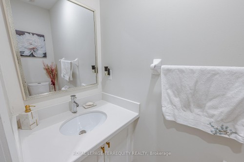 44 Iceberg Trail, Brampton, ON - Indoor Photo Showing Bathroom