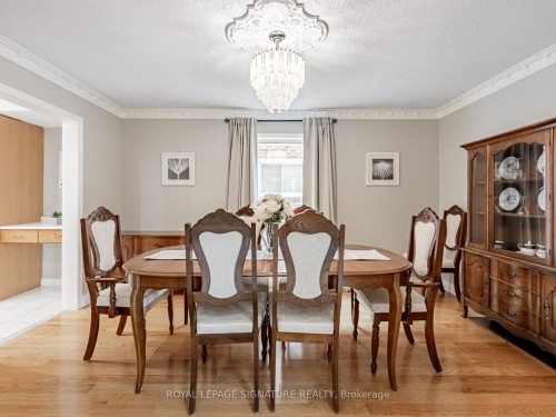 5245 Champlain Trail, Mississauga, ON - Indoor Photo Showing Dining Room