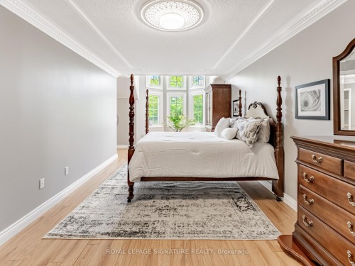 5245 Champlain Trail, Mississauga, ON - Indoor Photo Showing Bedroom