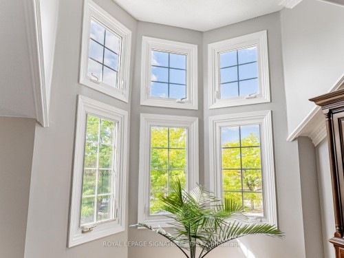 5245 Champlain Trail, Mississauga, ON - Indoor Photo Showing Other Room