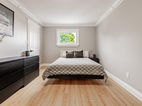 5245 Champlain Trail, Mississauga, ON - Indoor Photo Showing Bedroom