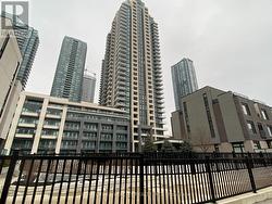 512 - 4055 PARKSIDE VILLAGE DRIVE  Mississauga, ON L5B 0K8
