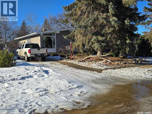 531 Scott Street, Weyburn, SK - Outdoor