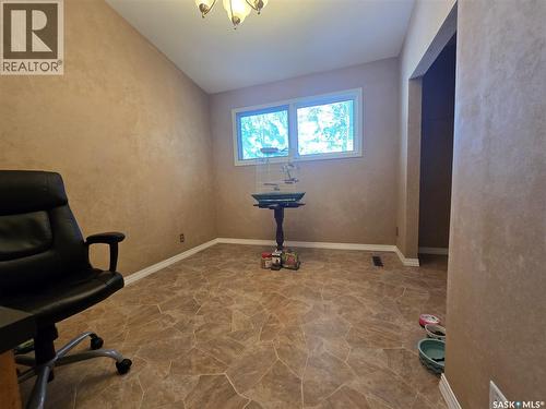 531 Scott Street, Weyburn, SK - Indoor