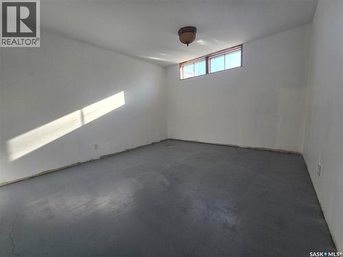 531 Scott Street, Weyburn, SK - Indoor