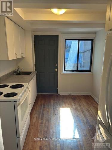 50 Armstrong Street, Ottawa, ON - Indoor Photo Showing Kitchen