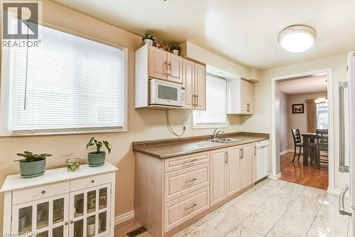 2779 Andorra Circle, Mississauga, ON - Indoor Photo Showing Kitchen With Double Sink