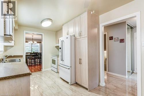 2779 Andorra Circle, Mississauga, ON - Indoor Photo Showing Kitchen With Double Sink