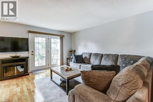 2779 Andorra Circle, Mississauga, ON - Indoor Photo Showing Living Room