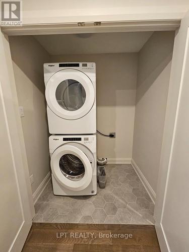 443 Dawson Avenue, Ottawa, ON - Indoor Photo Showing Laundry Room