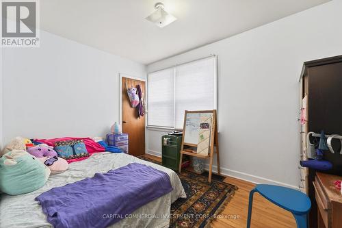 220 Compton Avenue, Ottawa, ON - Indoor Photo Showing Bedroom