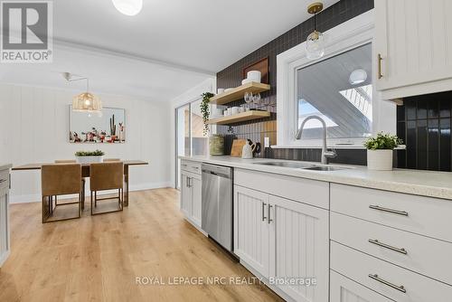 3754 Highland Drive, Fort Erie (Ridgeway), ON - Indoor Photo Showing Kitchen