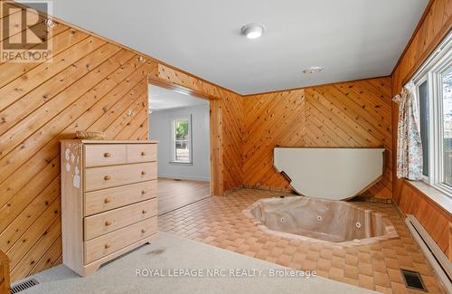 3754 Highland Drive, Fort Erie (Ridgeway), ON - Indoor Photo Showing Other Room