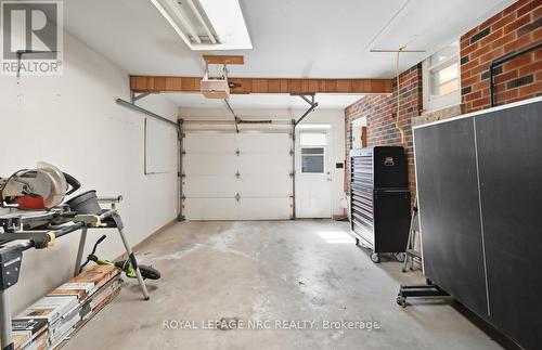 3754 Highland Drive, Fort Erie (Ridgeway), ON - Indoor Photo Showing Garage