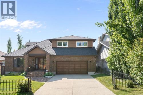 39 Coach Gate Way Sw, Calgary, AB - Outdoor