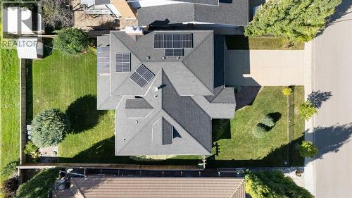 39 Coach Gate Way Sw, Calgary, AB - Outdoor