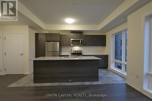 16 - 10 Liben Way, Toronto, ON - Indoor Photo Showing Kitchen