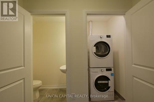 16 - 10 Liben Way, Toronto, ON - Indoor Photo Showing Laundry Room