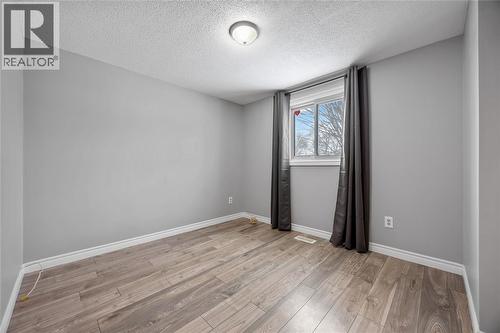 407 Murphy Road, Sarnia, ON - Indoor Photo Showing Other Room
