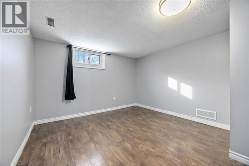 407 Murphy Road, Sarnia, ON - Indoor Photo Showing Other Room