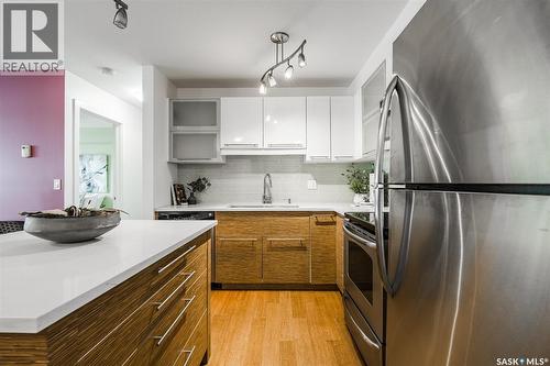 304B 415 Hunter Road, Saskatoon, SK - Indoor Photo Showing Kitchen With Stainless Steel Kitchen With Upgraded Kitchen