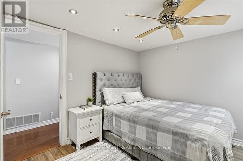 25 Delena Avenue N, Hamilton, ON - Indoor Photo Showing Bedroom