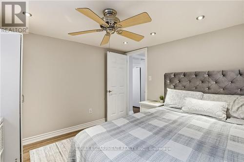25 Delena Avenue N, Hamilton, ON - Indoor Photo Showing Bedroom
