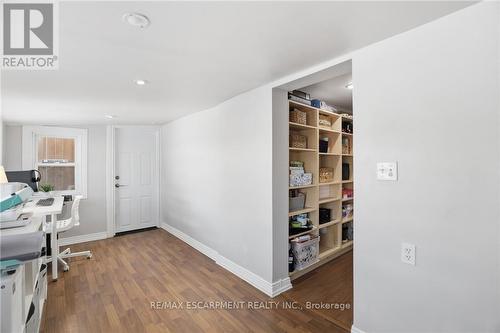 25 Delena Avenue N, Hamilton, ON - Indoor