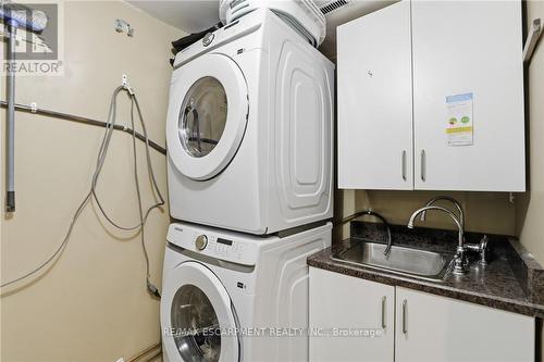 25 Delena Avenue N, Hamilton, ON - Indoor Photo Showing Laundry Room