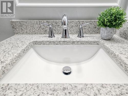 1214 Limberlost Road, London North (North I), ON - Indoor Photo Showing Bathroom