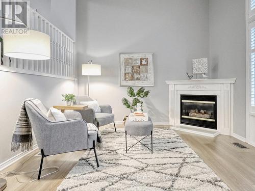 1214 Limberlost Road, London North (North I), ON - Indoor Photo Showing Living Room With Fireplace