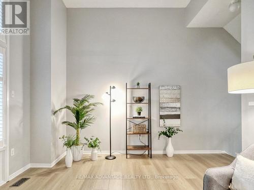 1214 Limberlost Road, London North (North I), ON - Indoor Photo Showing Other Room