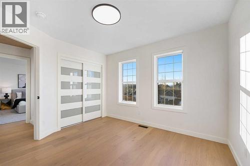 125 Discovery Place Sw, Calgary, AB - Indoor Photo Showing Other Room