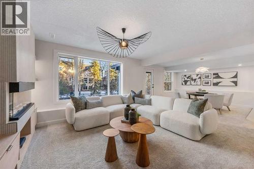 125 Discovery Place Sw, Calgary, AB - Indoor Photo Showing Living Room
