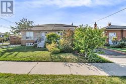 79 WATNEY CRESCENT  Toronto, ON M3L 2E1