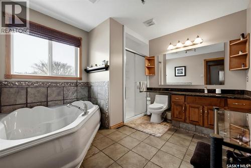 1243 James Crescent, Regina, SK - Indoor Photo Showing Bathroom
