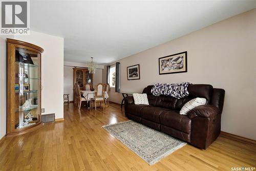 1243 James Crescent, Regina, SK - Indoor Photo Showing Living Room
