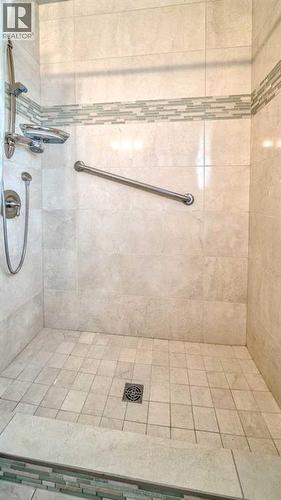 10 Marlowe Place Ne, Calgary, AB - Indoor Photo Showing Bathroom