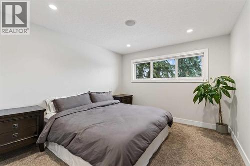7 Westminster Place Sw, Calgary, AB - Indoor Photo Showing Bedroom