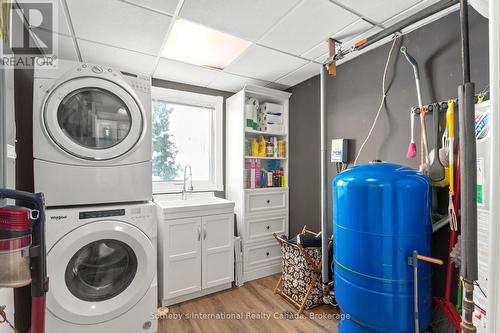 604 Champlain Road, Tiny, ON - Indoor Photo Showing Laundry Room