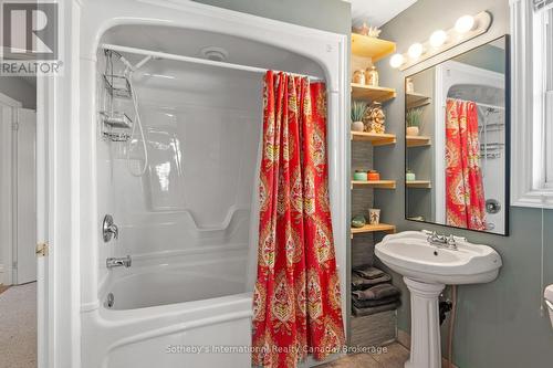 604 Champlain Road, Tiny, ON - Indoor Photo Showing Bathroom