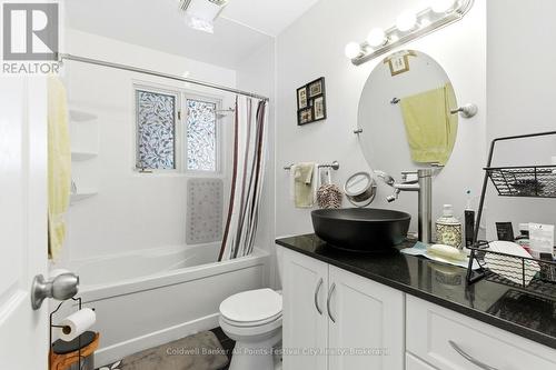 202 Bennett Street W, Goderich (Goderich (Town)), ON - Indoor Photo Showing Bathroom