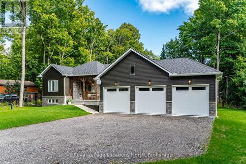 15 Pinecone Avenue, Tiny, ON - Outdoor